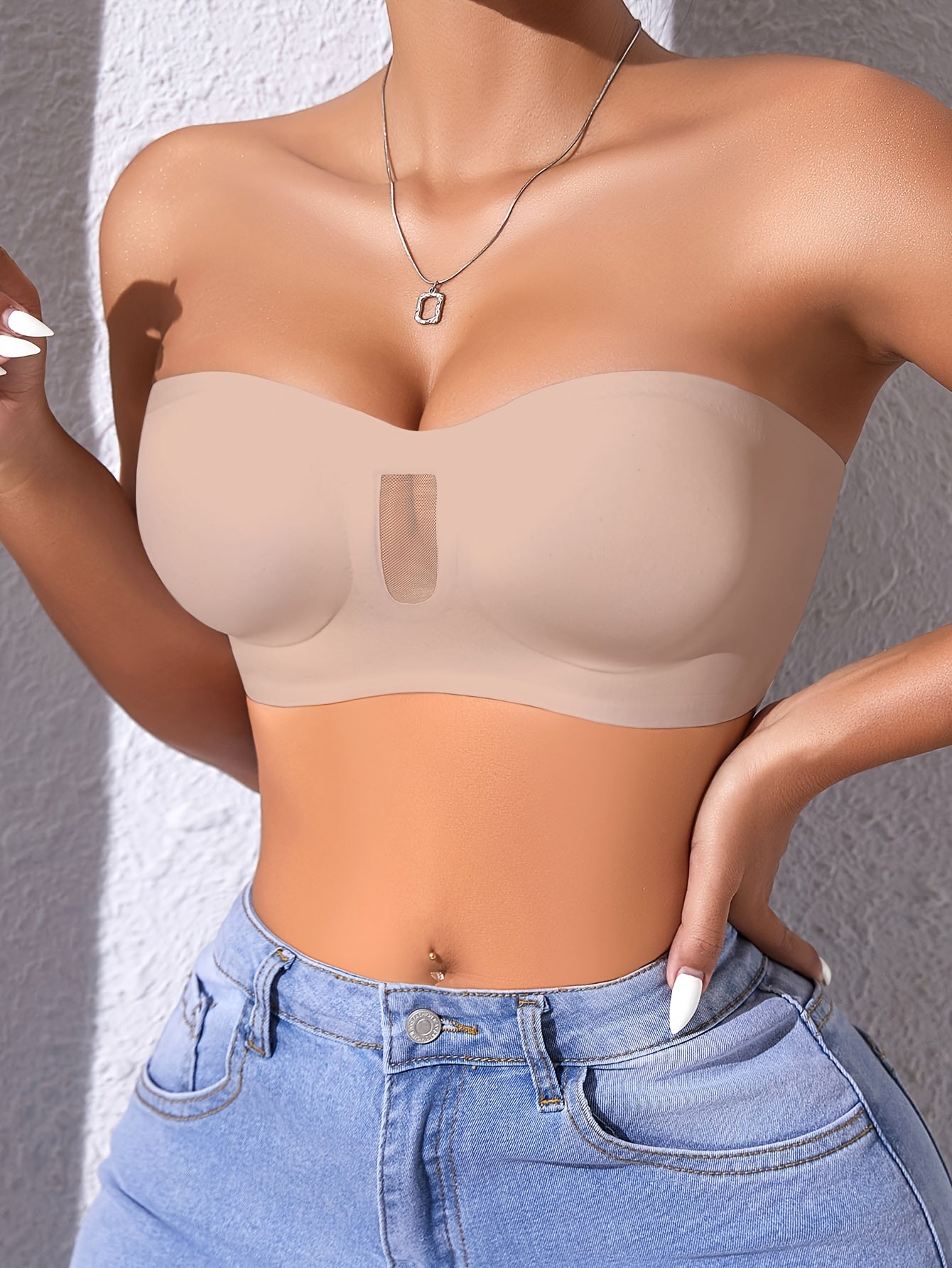 Seamless Strapless Bandeau Bra for Women - Push-Up, Anti-Slip, Breathable Mesh Detail, Removable Pads, Comfort Fit Lingerie in White